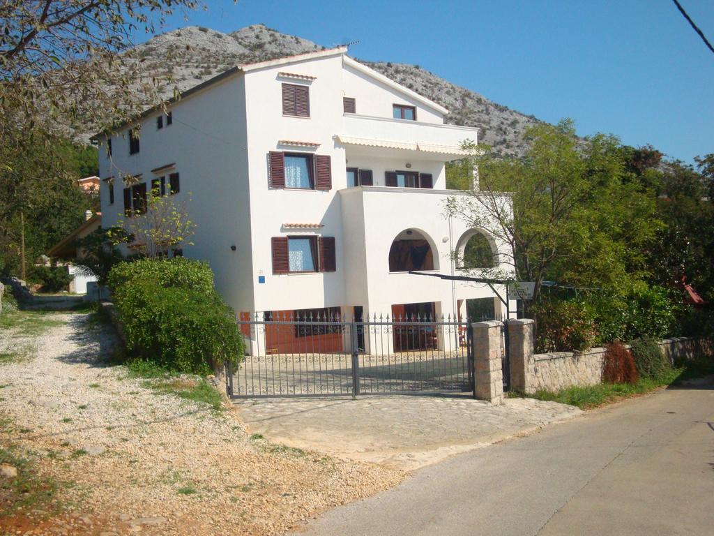 Apartments Vukelic Starigrad Paklenica Exterior foto