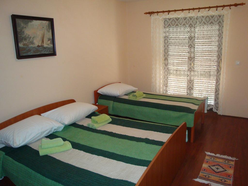 Apartments Vukelic Starigrad Paklenica Exterior foto