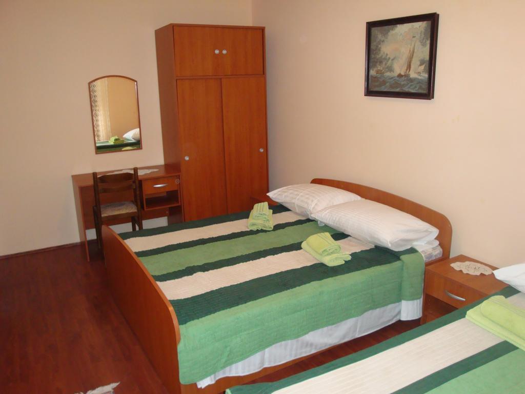 Apartments Vukelic Starigrad Paklenica Exterior foto