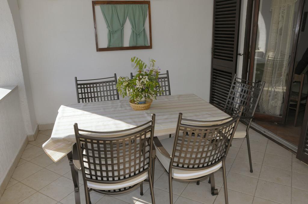 Apartments Vukelic Starigrad Paklenica Exterior foto