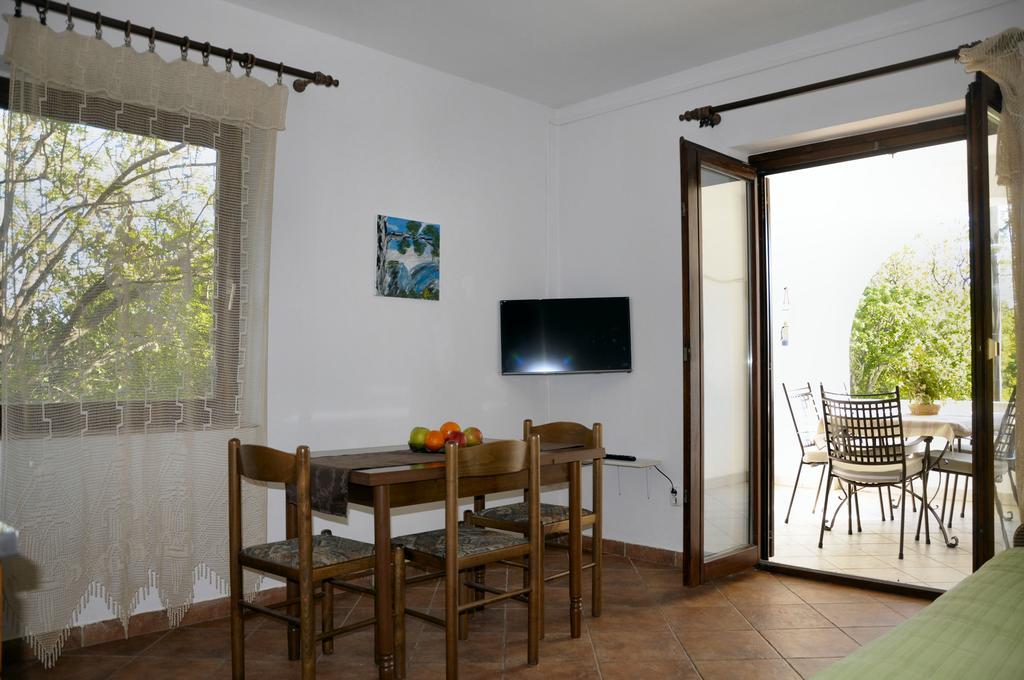 Apartments Vukelic Starigrad Paklenica Exterior foto
