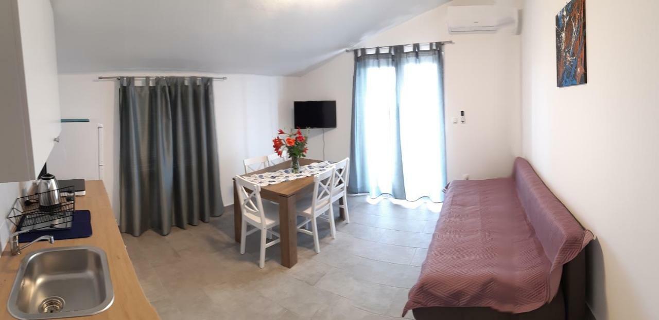 Apartments Vukelic Starigrad Paklenica Exterior foto